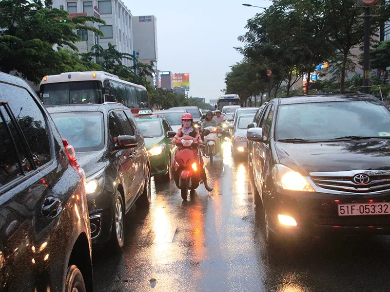 Trên đường Trường sơn cũng rơi vào tình cảnh tương tự 